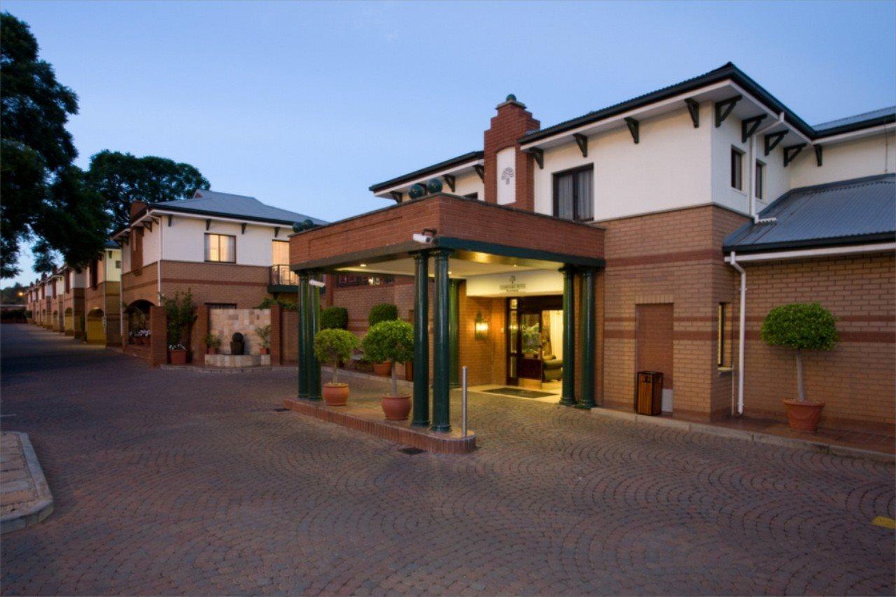 Courtyard Hotel Rosebank Johannesburg Exterior photo