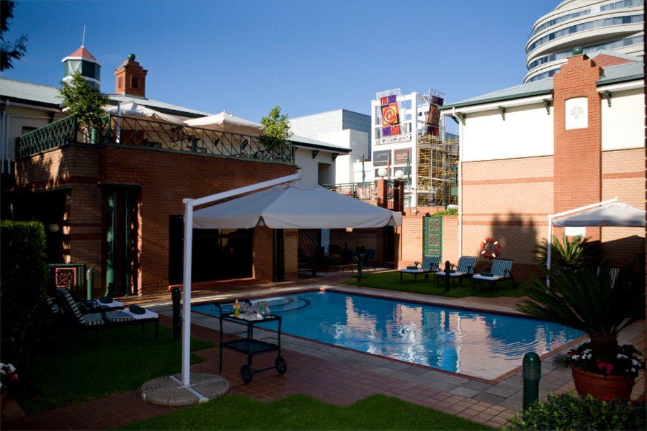 Courtyard Hotel Rosebank Johannesburg Exterior photo