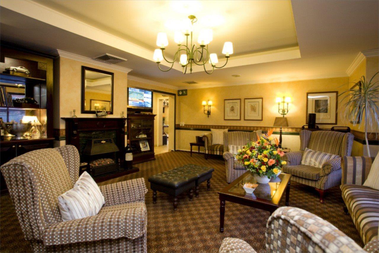 Courtyard Hotel Rosebank Johannesburg Exterior photo