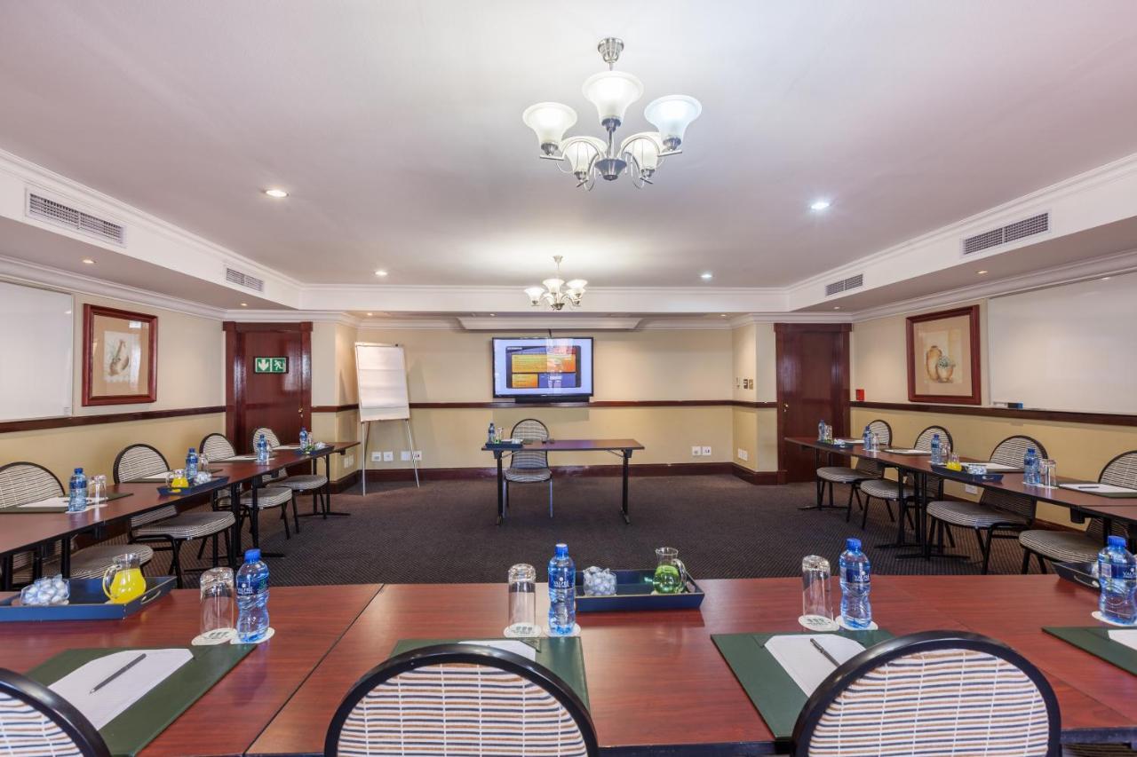 Courtyard Hotel Rosebank Johannesburg Exterior photo