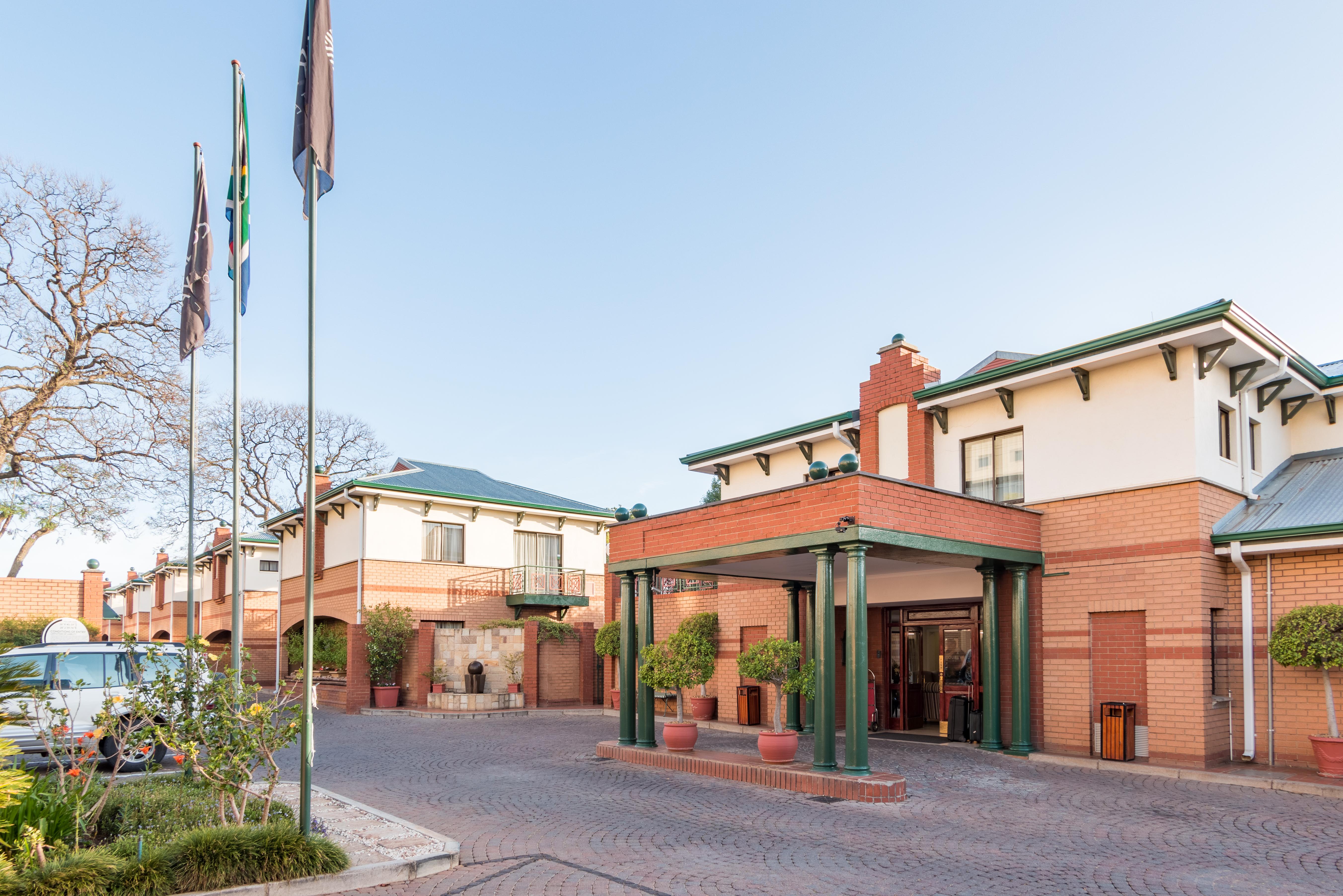 Courtyard Hotel Rosebank Johannesburg Exterior photo