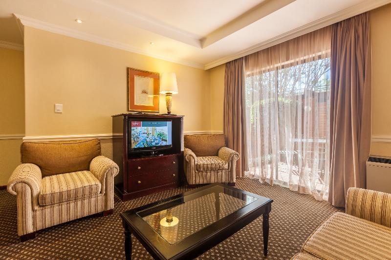 Courtyard Hotel Rosebank Johannesburg Exterior photo